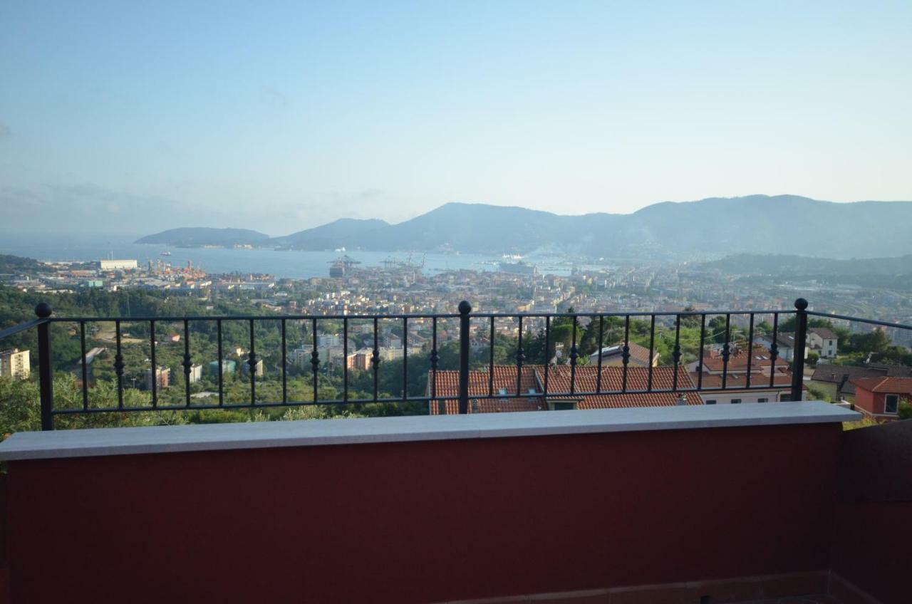 La Casa Con Vista Di Emma Daire Vezzano Ligure Dış mekan fotoğraf