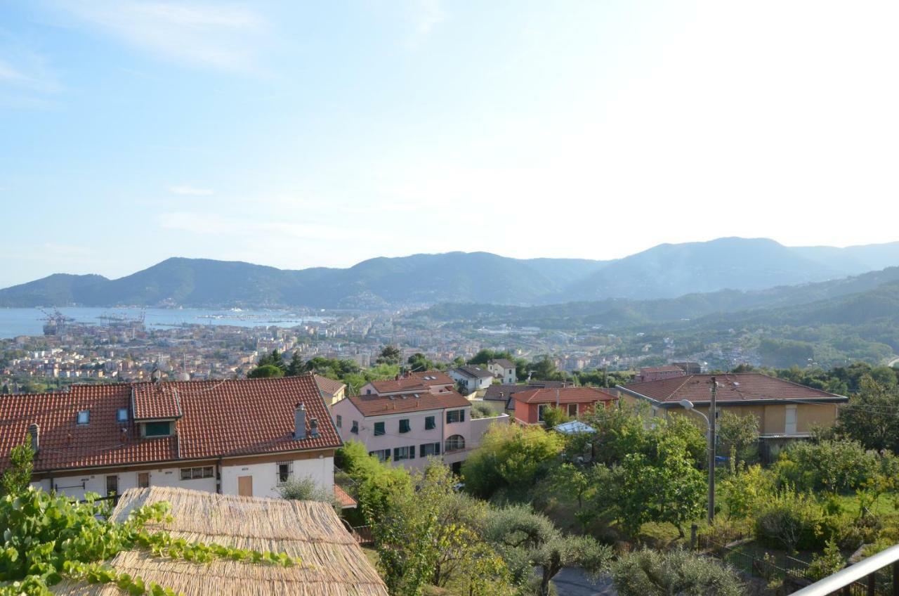 La Casa Con Vista Di Emma Daire Vezzano Ligure Dış mekan fotoğraf